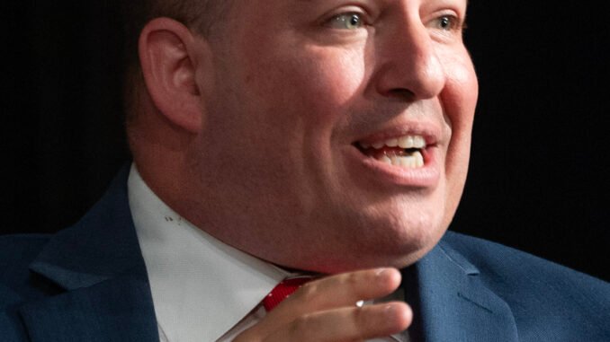 Brian Stelter